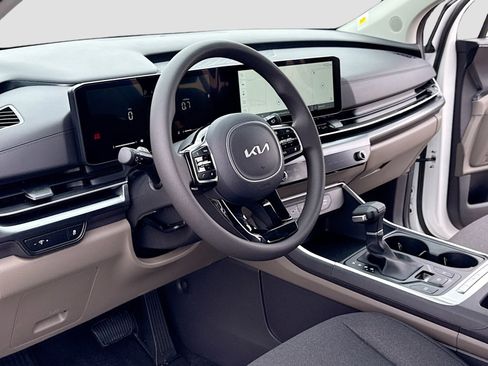 New 2026 Kia Carnival LX image 4