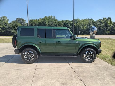 Used 2025 Ford Bronco Outer Banks AWD/4WD image 2
