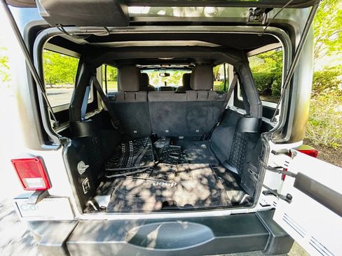 Used 2014 Jeep Wrangler Unlimited Sport w/ Quick Order Package 24S AWD/4WD image 10