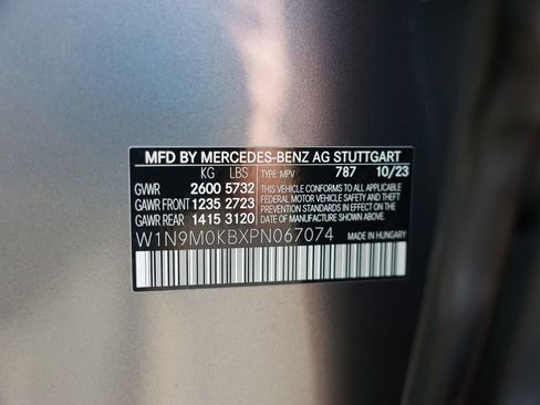 Used 2023 Mercedes-Benz EQB 300 4MATIC w/ Exclusive Package image 39