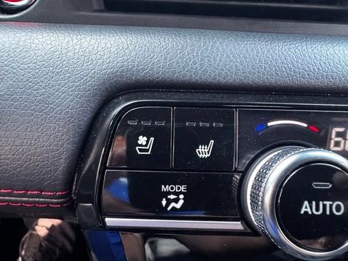 Used 2025 Honda Pilot Black Edition image 29