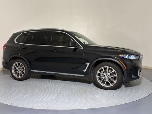Certified 2024 BMW X5 xDrive40i w/ Premium Package AWD/4WD image 19