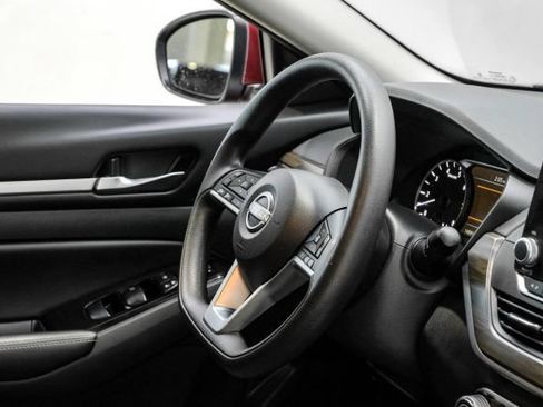 Used 2023 Nissan Altima 2.5 SV FWD image 21