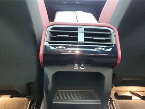 Used 2025 BMW 540i xDrive image 40