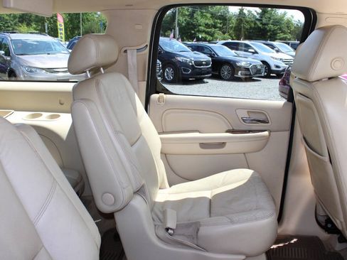 Used 2007 Cadillac Escalade ESV AWD w/ Information Package image 20