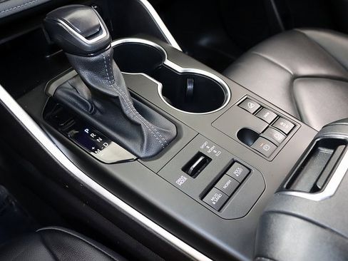 Used 2023 Toyota Highlander XLE image 20