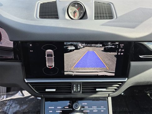 Used 2022 Porsche Cayenne image 24