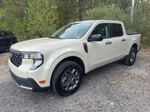 New 2025 Ford Maverick XLT w/ XLT Luxury Package image 5