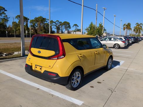 Certified 2020 Kia Soul S image 4