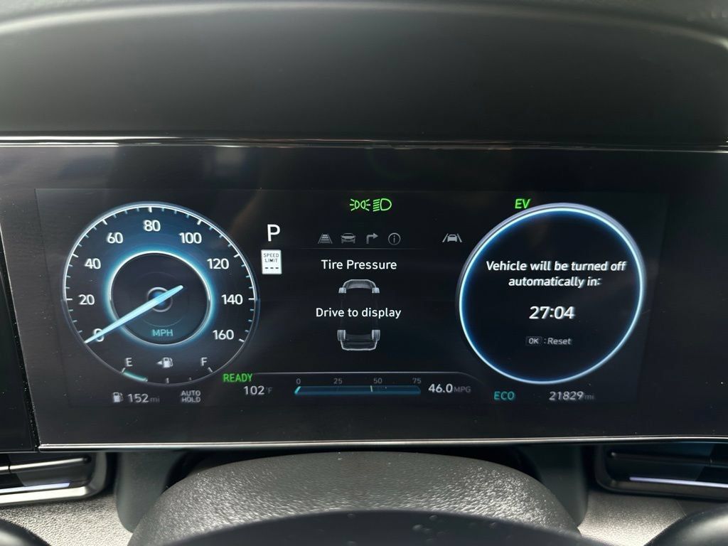 Used 2025 Hyundai Elantra SEL FWD image 18