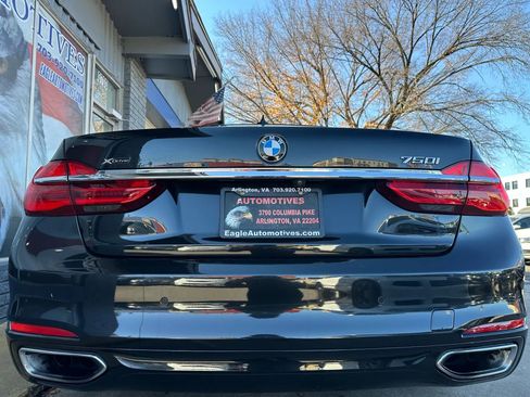 Used 2019 BMW 750i xDrive w/ Executive Package image 3