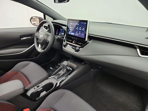 Used 2025 Toyota Corolla SE w/ SE Premium Package FWD image 22