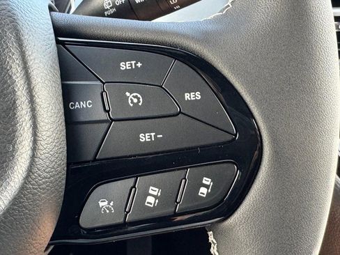 New 2026 Chrysler Pacifica Limited image 17