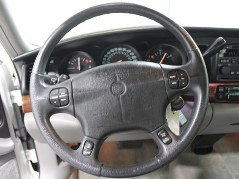 Used 2005 Buick Le Sabre Custom image 9