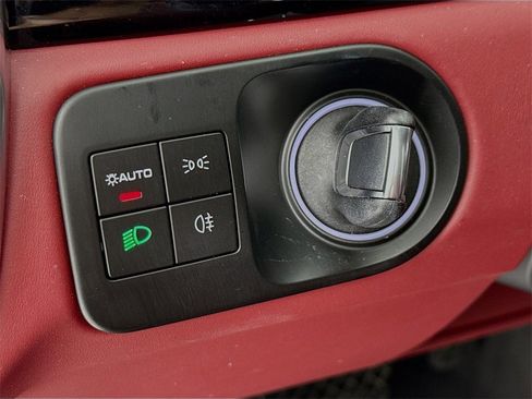 Used 2022 Porsche Cayenne Coupe image 15