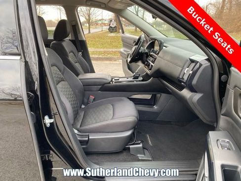 Used 2024 Nissan Pathfinder SV AWD/4WD image 17