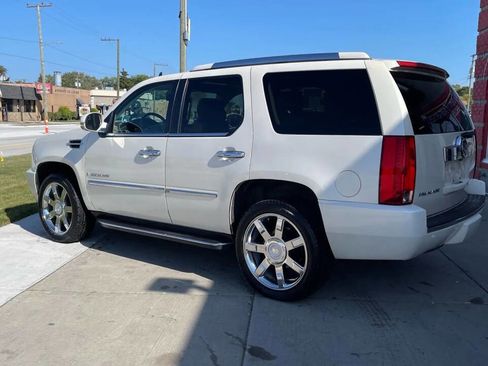 Used 2007 Cadillac Escalade AWD w/ Information Package image 8