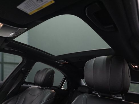 Used 2016 Mercedes-Benz S 550 4MATIC Sedan w/ Premium Package image 7