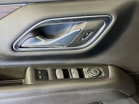 Used 2023 Chevrolet Suburban Z71 w/ Luxury Package image 11