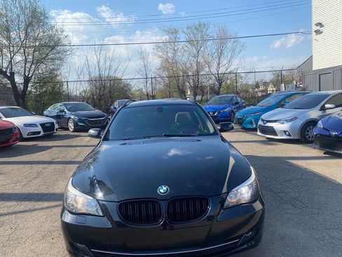 Used 2010 BMW 535i xDrive Wagon AWD/4WD image 3