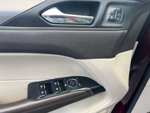 Used 2018 Lincoln MKC Premiere image 25