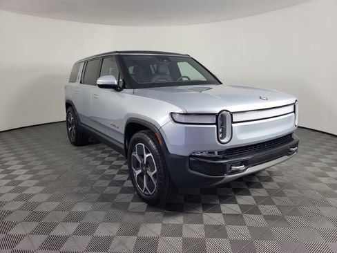 Used 2024 Rivian R1S Adventure AWD/4WD image 7