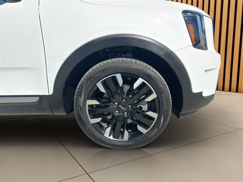 Used 2025 Kia Telluride SX w/ SX Captain's Chair Package FWD image 42