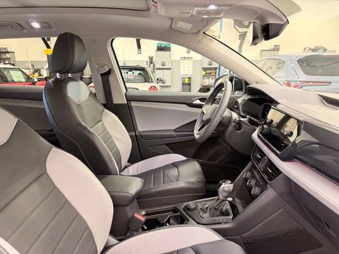 Used 2023 Volkswagen Taos SEL AWD/4WD image 30