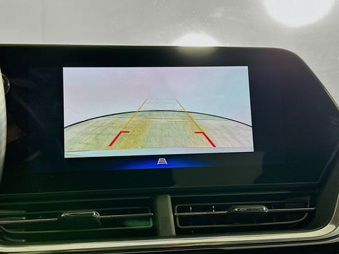 Used 2024 Chevrolet Trax RS w/ Sunroof Package image 22