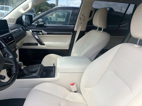 Used 2023 Lexus GX 460 Premium AWD/4WD image 2