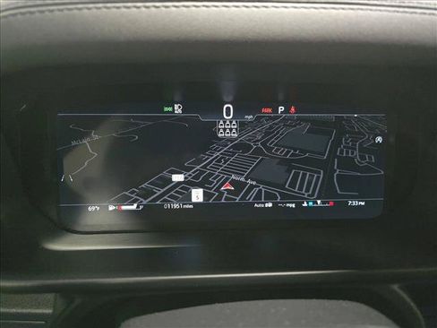 Used 2024 Land Rover Defender 130 X-Dynamic SE AWD/4WD image 18