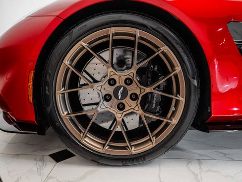 Used 2025 Aston Martin Vanquish image 4