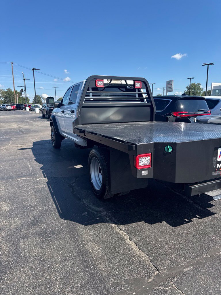 Used 2024 RAM 5500 Tradesman w/ Chrome Appearance Group AWD/4WD image 5