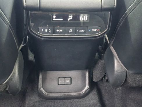 Used 2022 Toyota Highlander XLE image 57