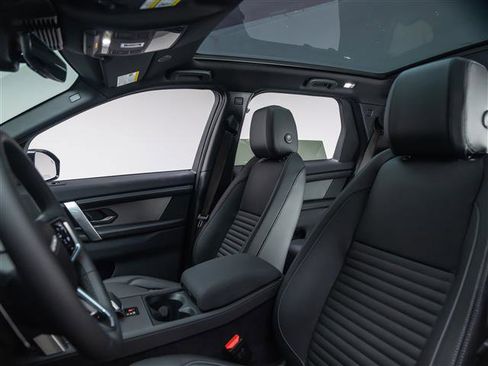 New 2026 Land Rover Discovery Sport Landmark image 13