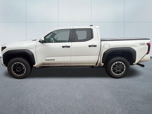 Used 2025 Toyota Tacoma TRD Off-Road w/ TRD Off Road Upgrade Package image 8