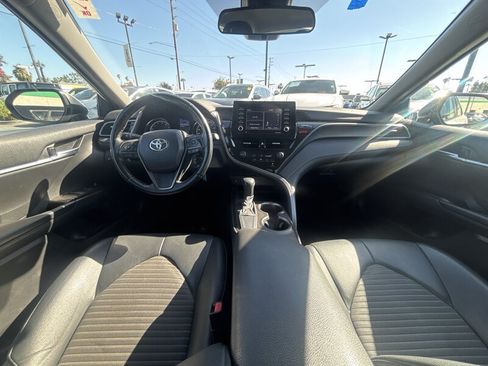 Used 2021 Toyota Camry SE FWD image 16
