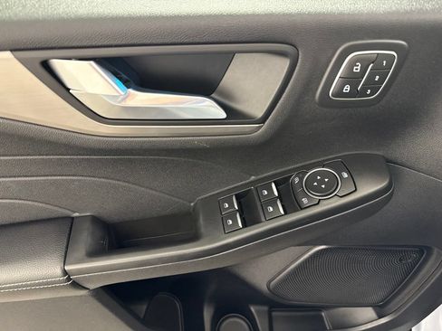 Used 2022 Ford Escape Titanium AWD/4WD image 21