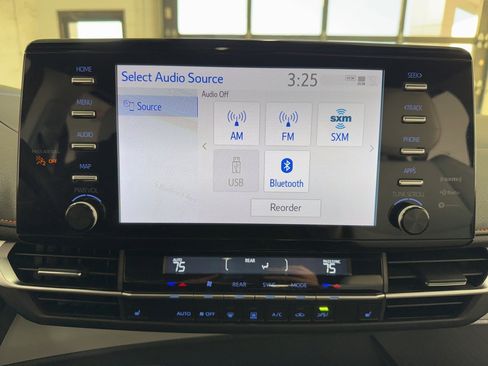 Certified 2023 Toyota Sienna XSE image 28