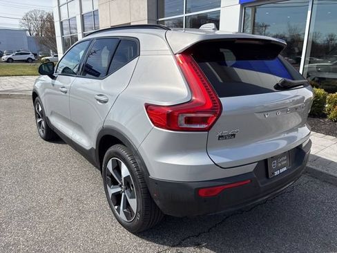 Used 2025 Volvo XC40 B5 Plus AWD/4WD image 3