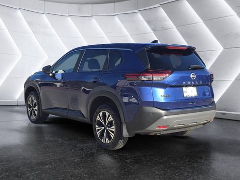 Used 2023 Nissan Rogue SV image 5