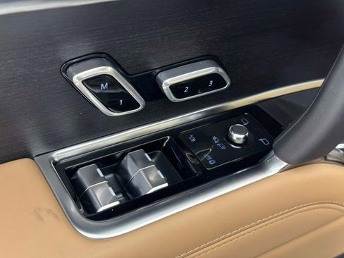 New 2026 Land Rover Range Rover SE image 19
