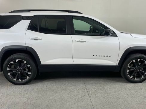 Used 2025 Chevrolet Equinox RS w/ Safety and Technology Package FWD image 2