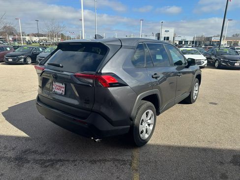 Used 2022 Toyota RAV4 LE image 5