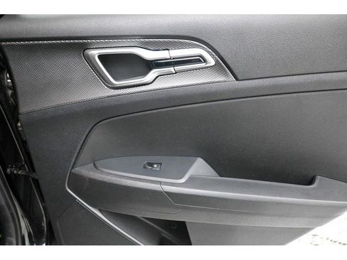 Used 2023 Kia Sportage LX image 18