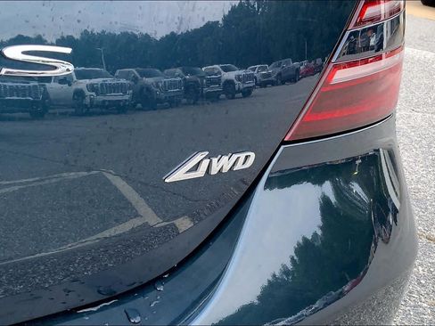 Used 2024 Genesis G70 2.5T AWD/4WD image 9