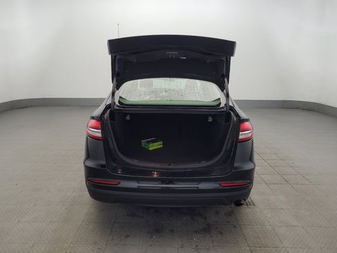 Used 2020 Ford Fusion SE FWD image 29