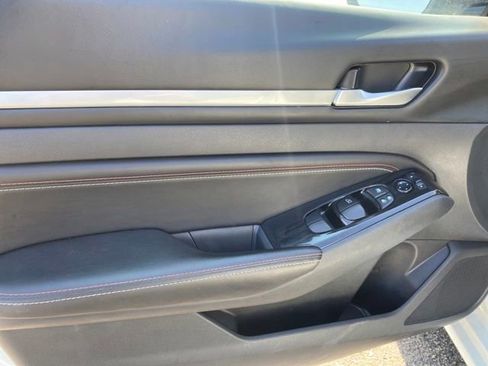 Used 2023 Nissan Altima 2.5 SR image 18