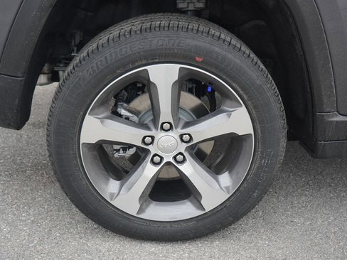 New 2026 Jeep Grand Cherokee Limited image 12