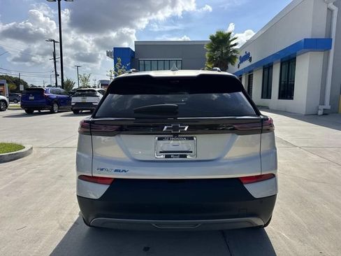 Used 2023 Chevrolet Bolt EUV Premier w/ Sun & Sound Package FWD image 6